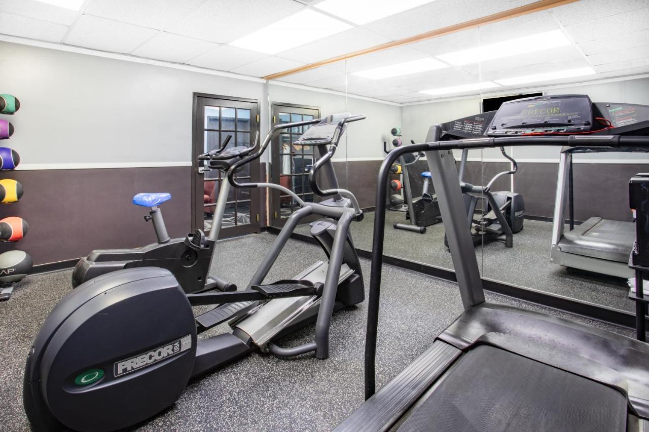 Travelodge By Wyndham Livonia Canton Novi Detroit Area Екстериор снимка
